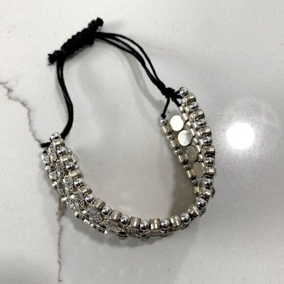 Artisan Wide Decorative Gem Embossed Link Silver Bracelet - Picture 4 of 7